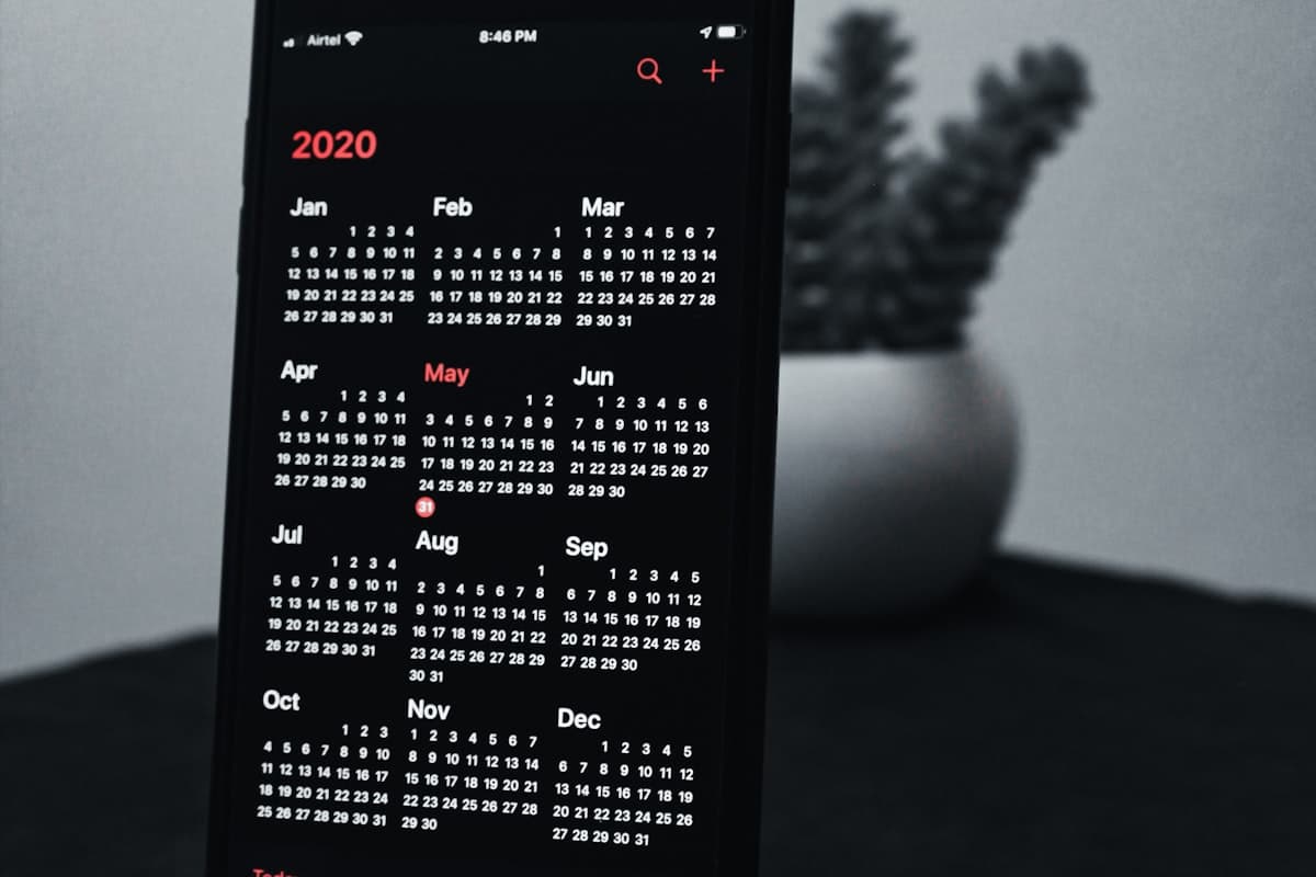 A smartphone showing a calendar app, used to pick an appointment time